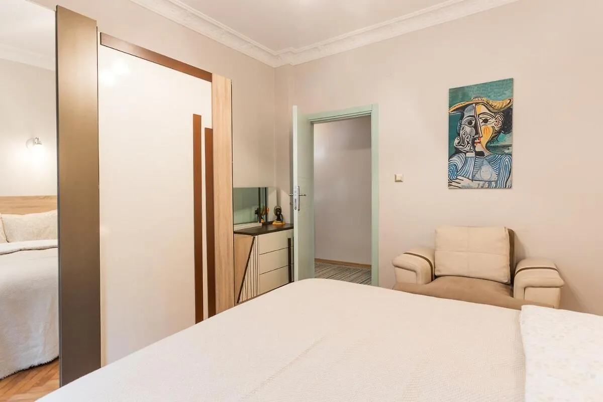 アパート イスタンブールStylish 1Br Near Taksim & Bosphorus W Great Designアパートメント トルコ